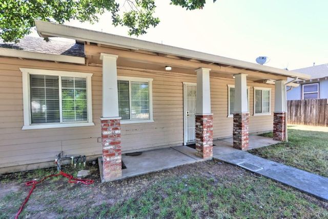 3725 Ripley St, Sacramento, CA 95838