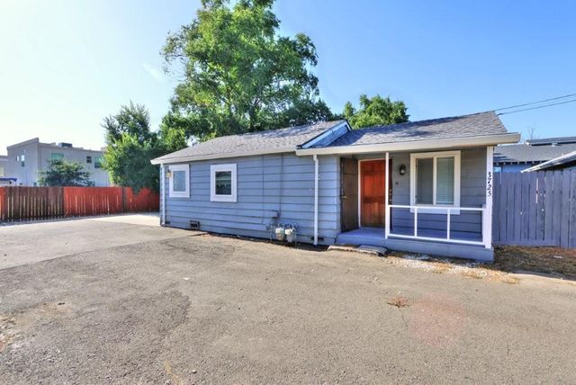 3725 Ripley St, Sacramento, CA 95838
