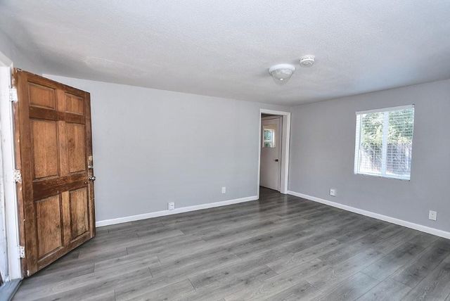 3725 Ripley St, Sacramento, CA 95838
