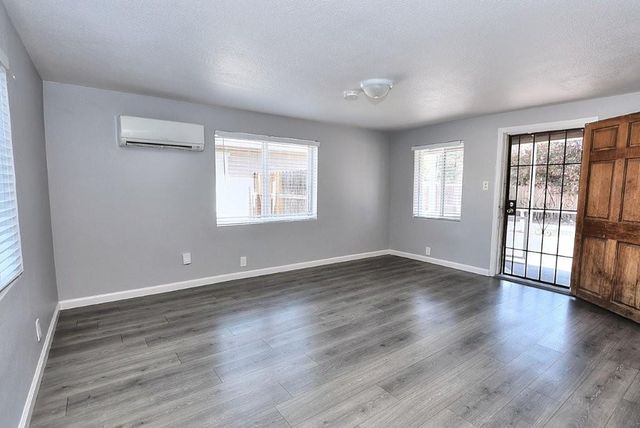 3725 Ripley St, Sacramento, CA 95838
