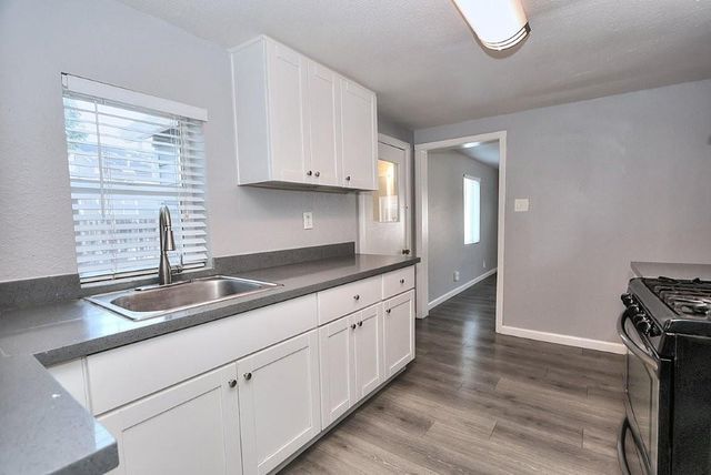 3725 Ripley St, Sacramento, CA 95838