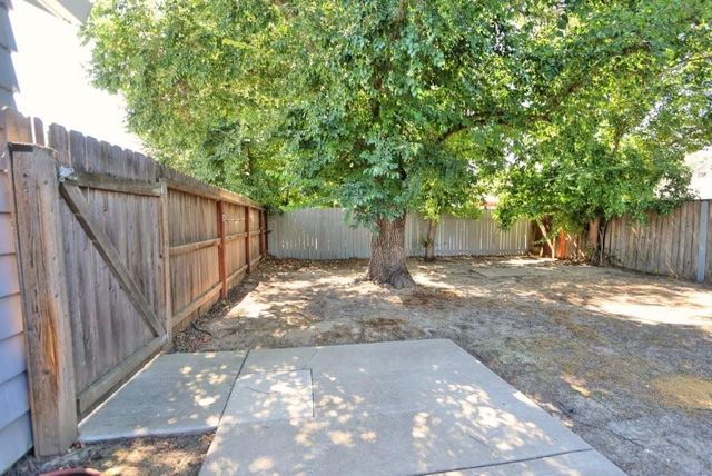 3725 Ripley St, Sacramento, CA 95838