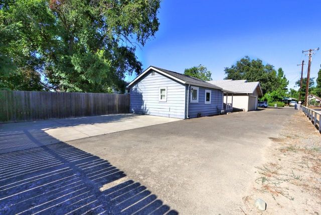 3725 Ripley St, Sacramento, CA 95838