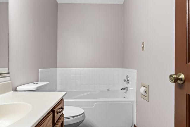 1314 Holiday Lane E, Brownsburg, IN 46112