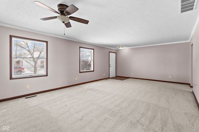 1314 Holiday Lane E, Brownsburg, IN 46112