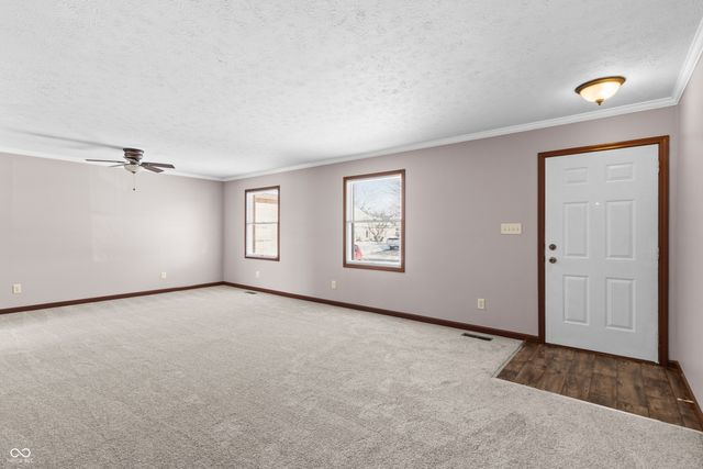 1314 Holiday Lane E, Brownsburg, IN 46112