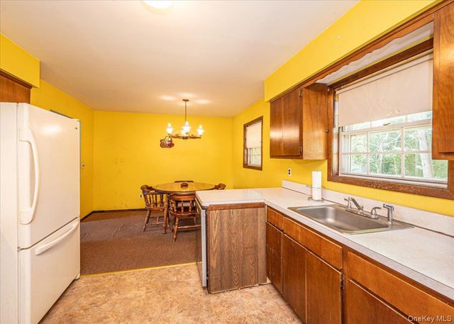 632 Spruce Avenue, Sayville, NY 11782