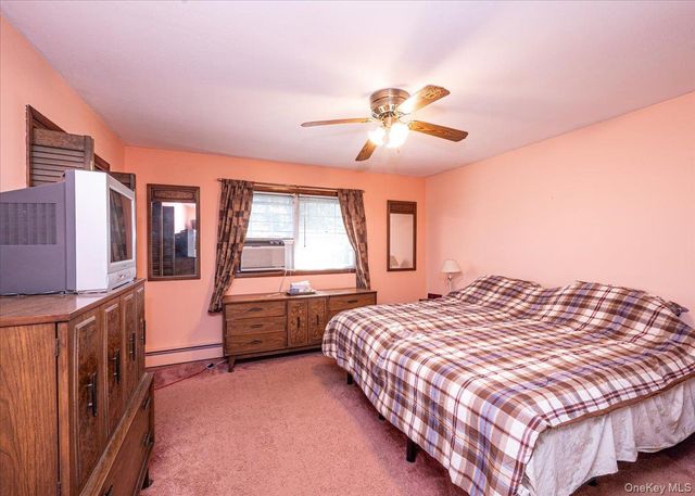 632 Spruce Avenue, Sayville, NY 11782
