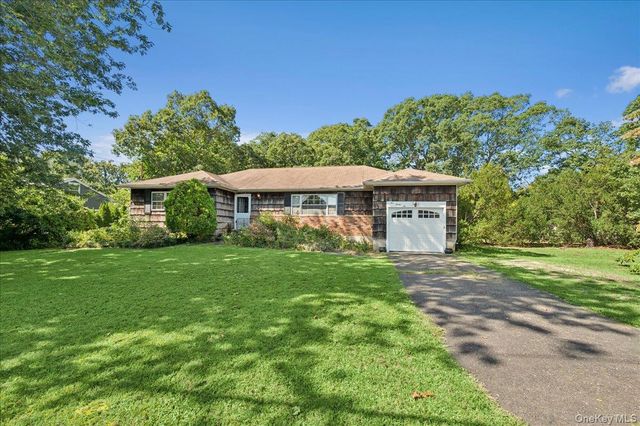 632 Spruce Avenue, Sayville, NY 11782