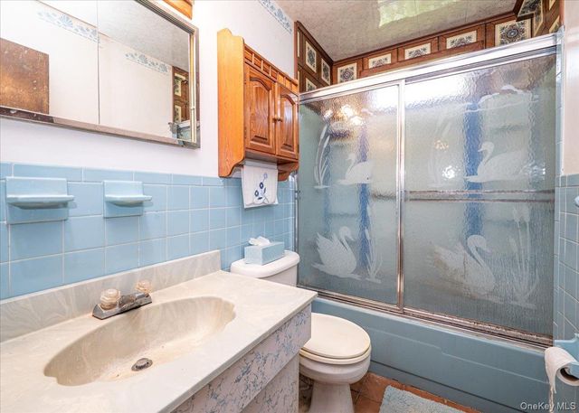 632 Spruce Avenue, Sayville, NY 11782