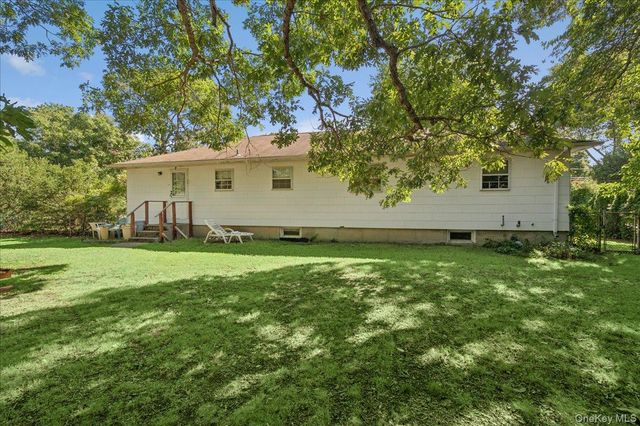 632 Spruce Avenue, Sayville, NY 11782