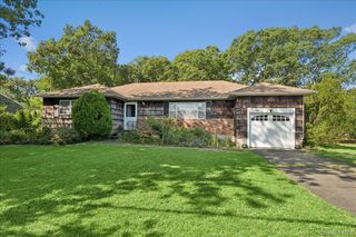 632 Spruce Avenue, Sayville, NY 11782
