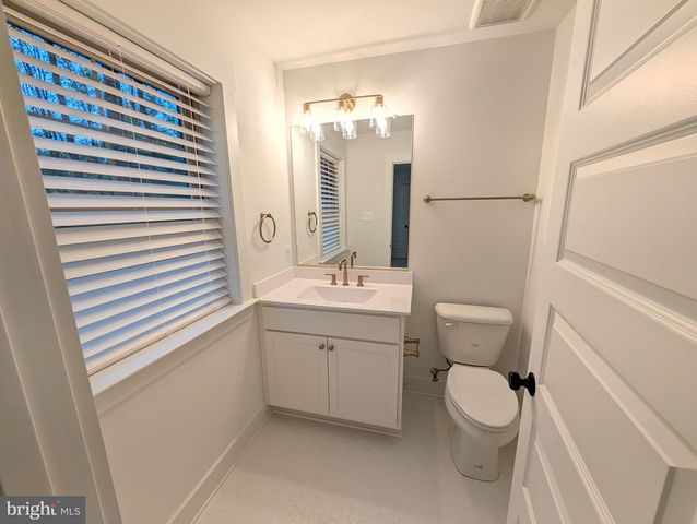 1490 THURSTON RD, Dickerson, MD 20842