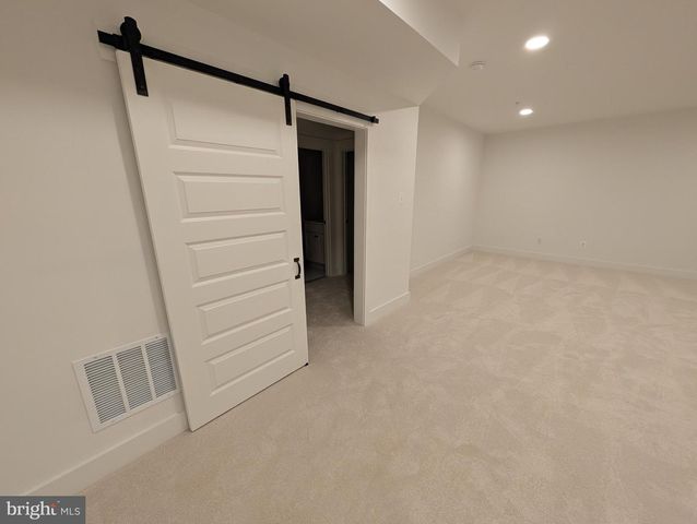 1490 THURSTON RD, Dickerson, MD 20842