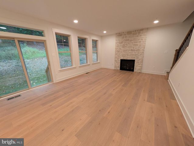 1490 THURSTON RD, Dickerson, MD 20842