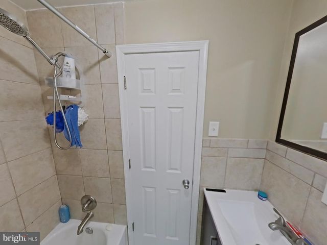 908 W ERIE AVE, Philadelphia, PA 19140