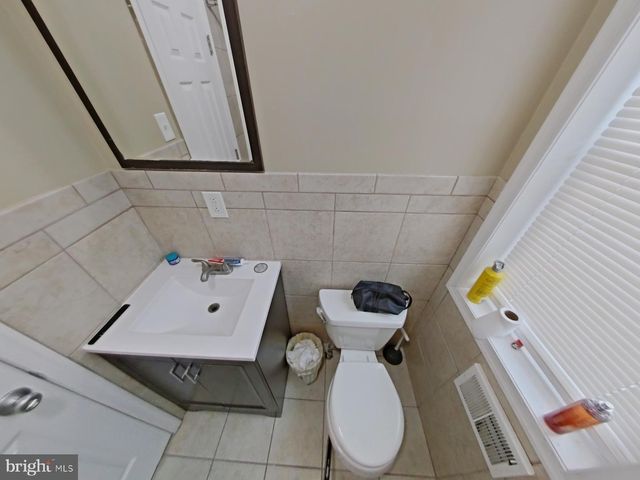 908 W ERIE AVE, Philadelphia, PA 19140