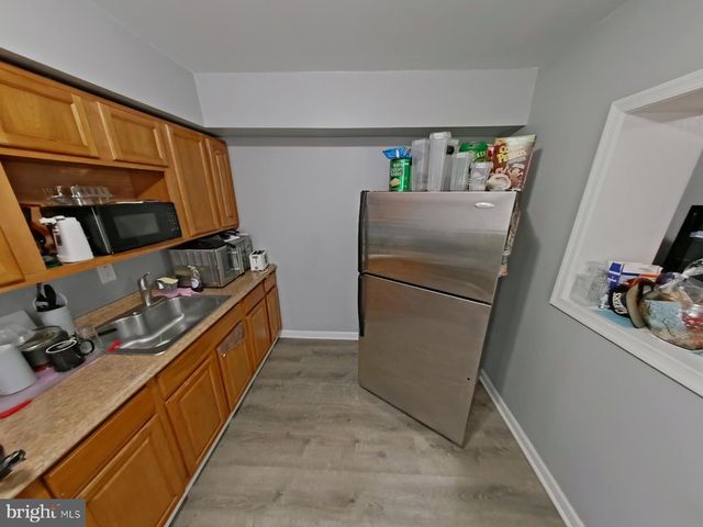 908 W ERIE AVE, Philadelphia, PA 19140
