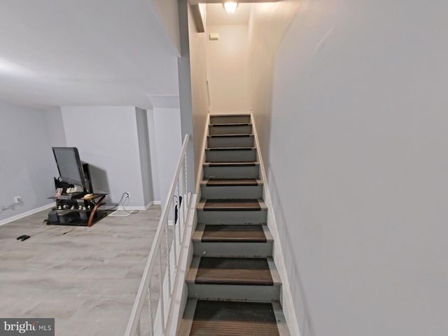 908 W ERIE AVE, Philadelphia, PA 19140