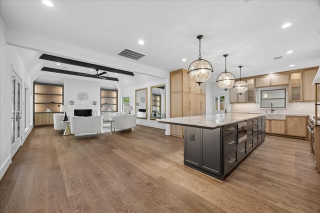 620 Stoneleigh Drive, Houston, TX 77079