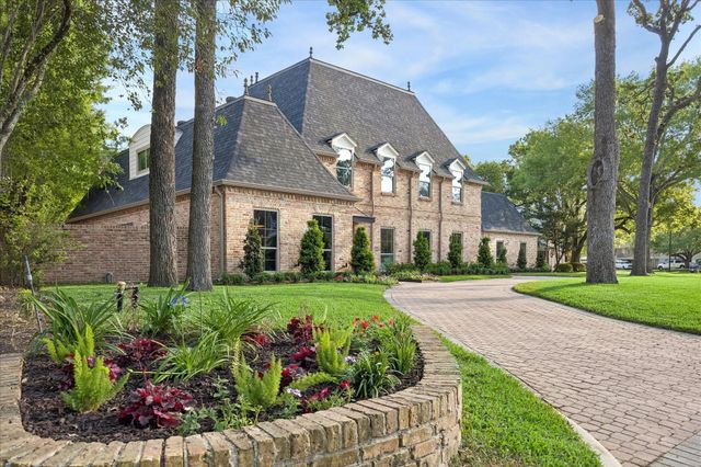 620 Stoneleigh Drive, Houston, TX 77079