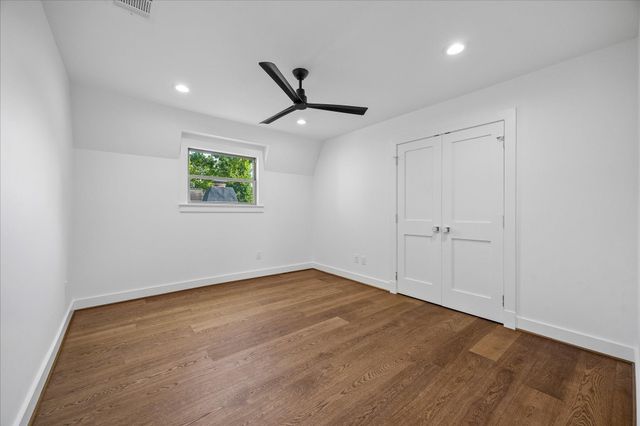 620 Stoneleigh Drive, Houston, TX 77079