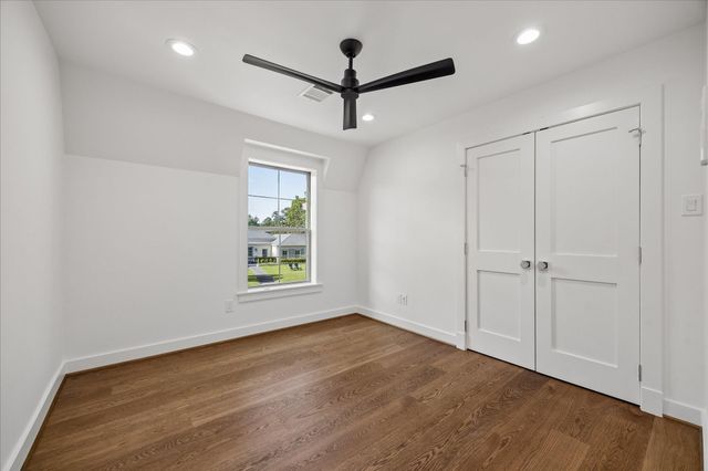 620 Stoneleigh Drive, Houston, TX 77079