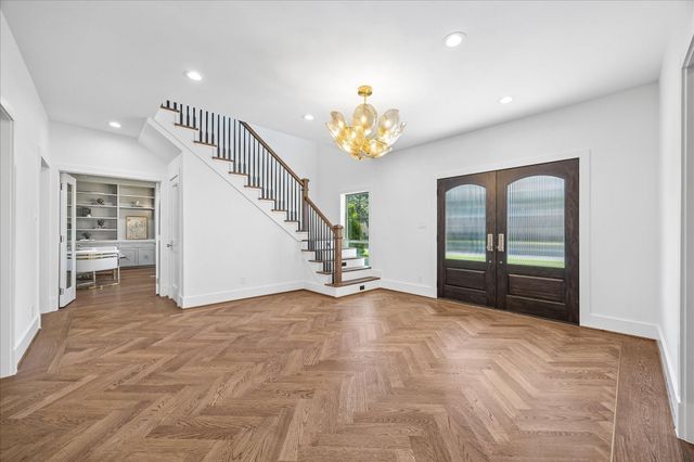 620 Stoneleigh Drive, Houston, TX 77079