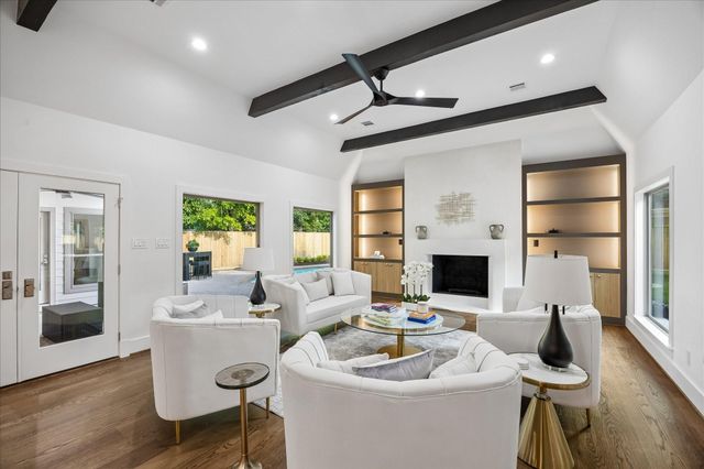 620 Stoneleigh Drive, Houston, TX 77079