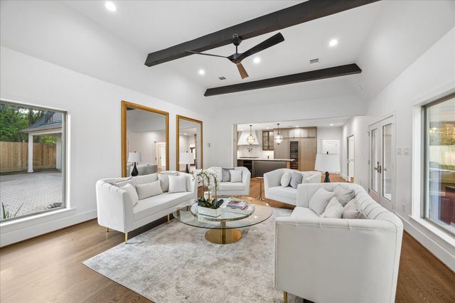 620 Stoneleigh Drive, Houston, TX 77079