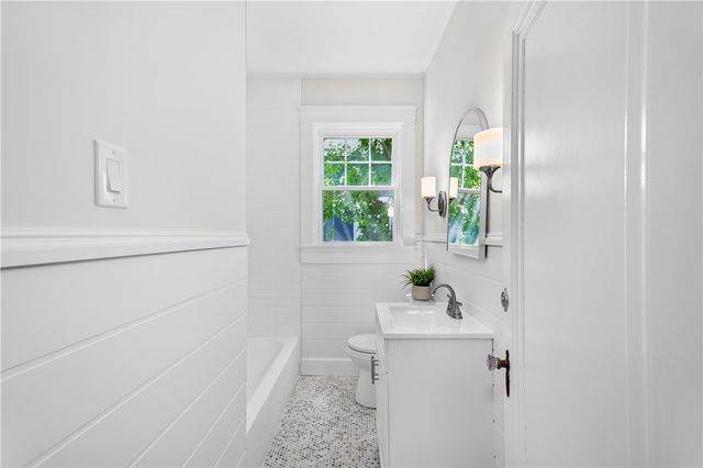 119 Longwood Avenue, Providence, RI 02908