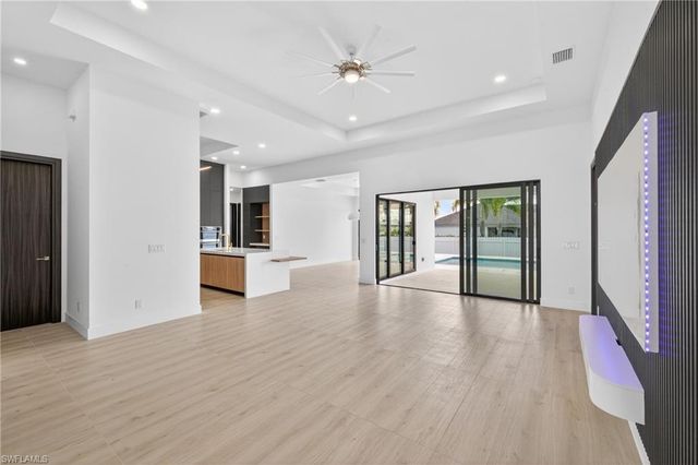 121 NW 35th PL, Cape Coral, FL 33993