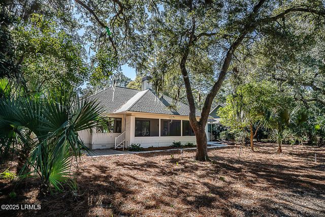 550 Island Circle, St. Helena Island, SC 29920