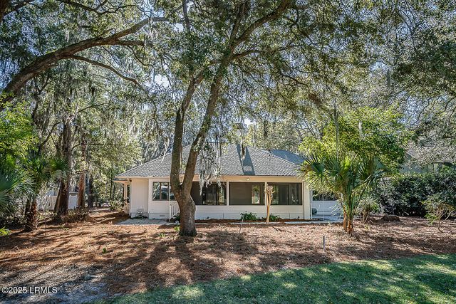 550 Island Circle, St. Helena Island, SC 29920