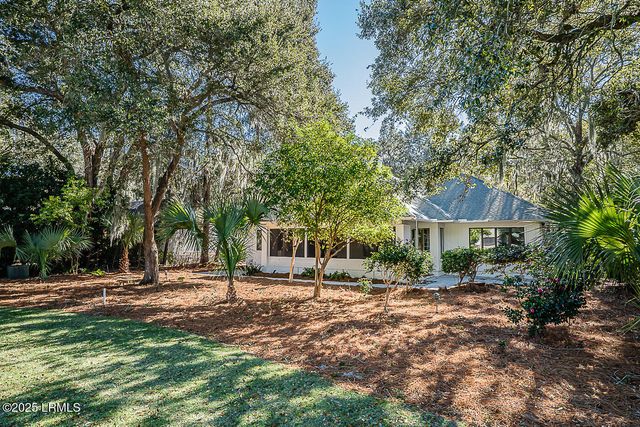 550 Island Circle, St. Helena Island, SC 29920