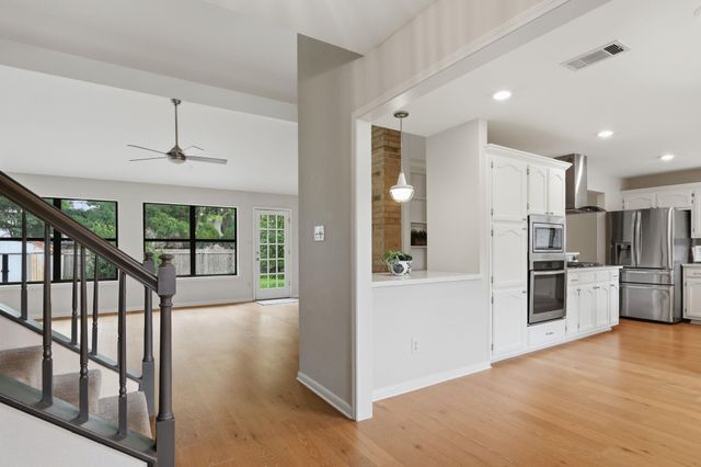 4801 Rustown DR, Austin, TX 78727