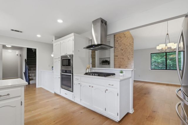 4801 Rustown DR, Austin, TX 78727