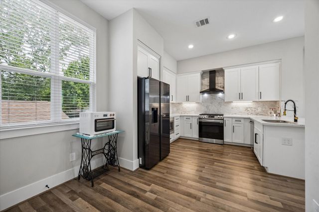848 Fisher Street C, Houston, TX 77018
