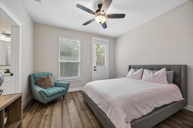 848 Fisher Street C, Houston, TX 77018