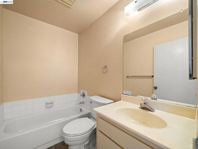 37886 Bright Cmn, Fremont, CA 94536