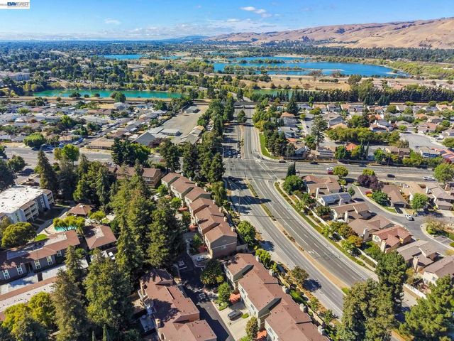 37886 Bright Cmn, Fremont, CA 94536
