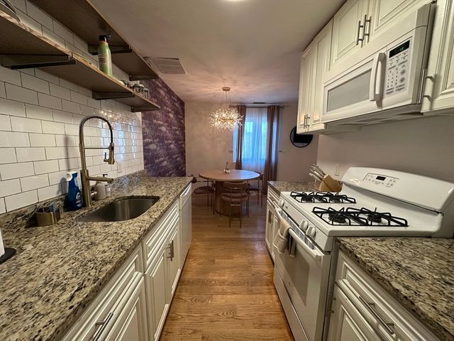 66 Saint James 208, Boston, MA 02119