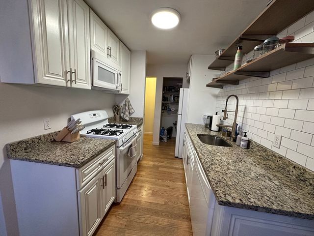 66 Saint James 208, Boston, MA 02119