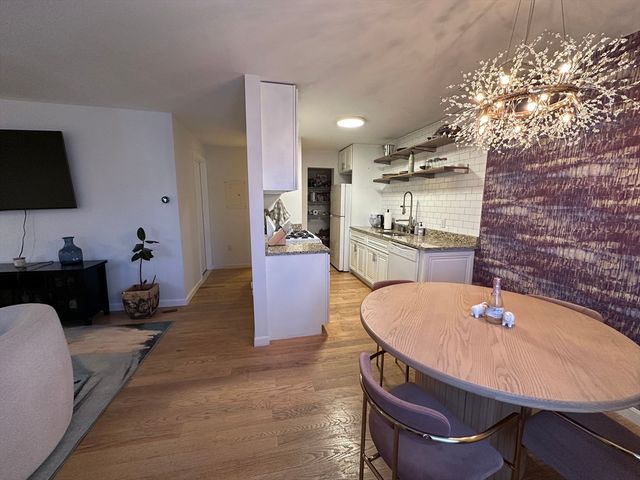 66 Saint James 208, Boston, MA 02119