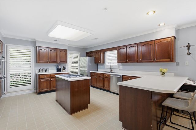 6721 RIVER OAKS VIEW DR, Memphis, TN 38120