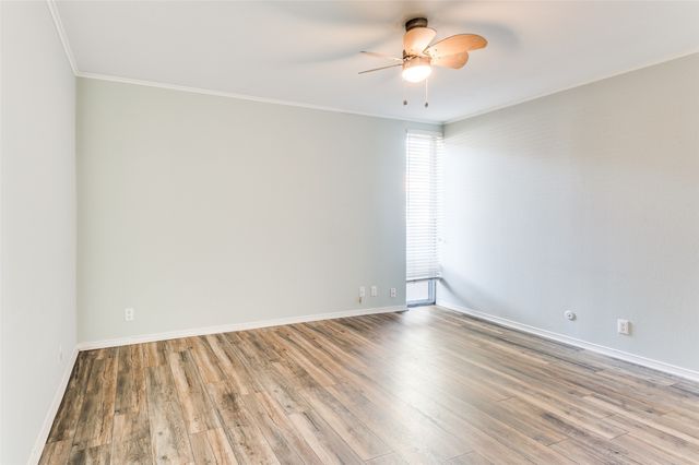 570 E Avenue J B, Grand Prairie, TX 75050