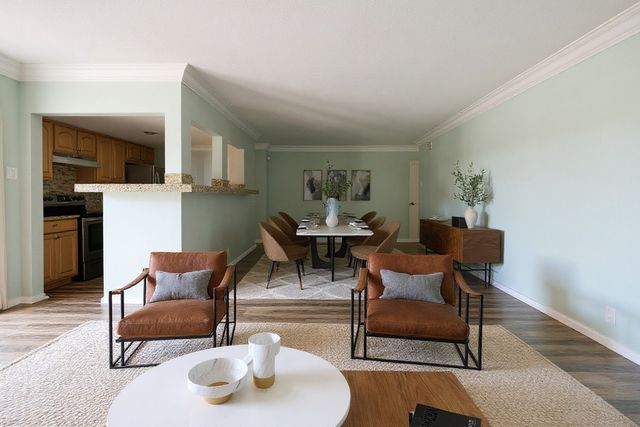 570 E Avenue J B, Grand Prairie, TX 75050