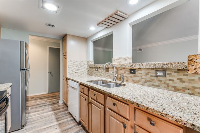 570 E Avenue J B, Grand Prairie, TX 75050