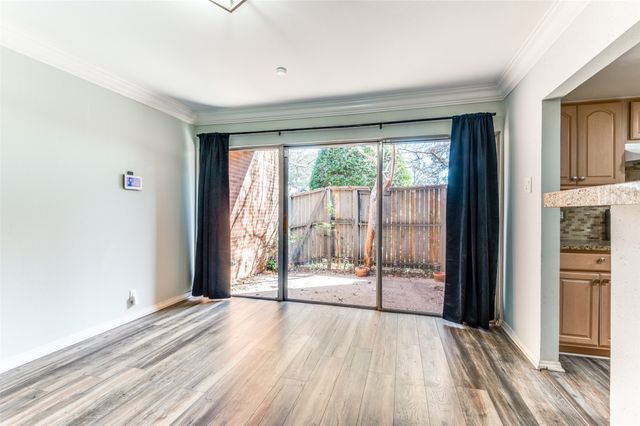 570 E Avenue J B, Grand Prairie, TX 75050