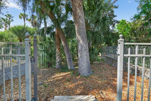 13719 SAXON LAKE Drive, Jacksonville, FL 32225